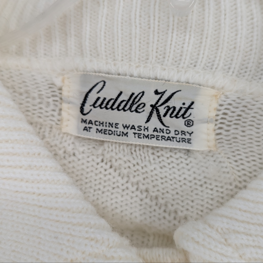 Vintage 1970s Cuddle Knit Ivory Colored Bow Knit Poncho Fringe Cape Shawl - Picture 4 of 8